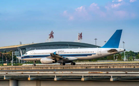 塔城空运武汉机场